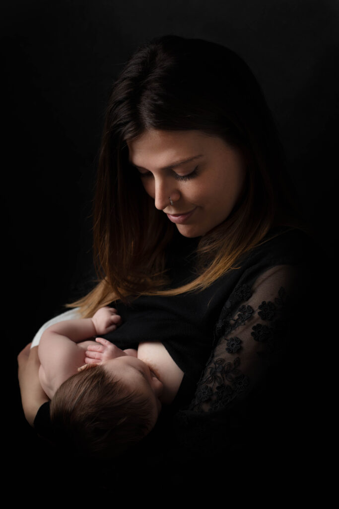 Photographe Allaitement Suisse - allaitement 1 | Sindy Photography