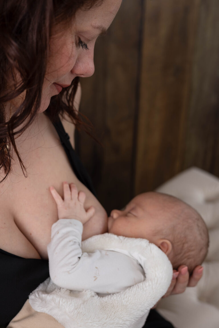 Photographe Allaitement Suisse - allaitement 7 | Sindy Photography