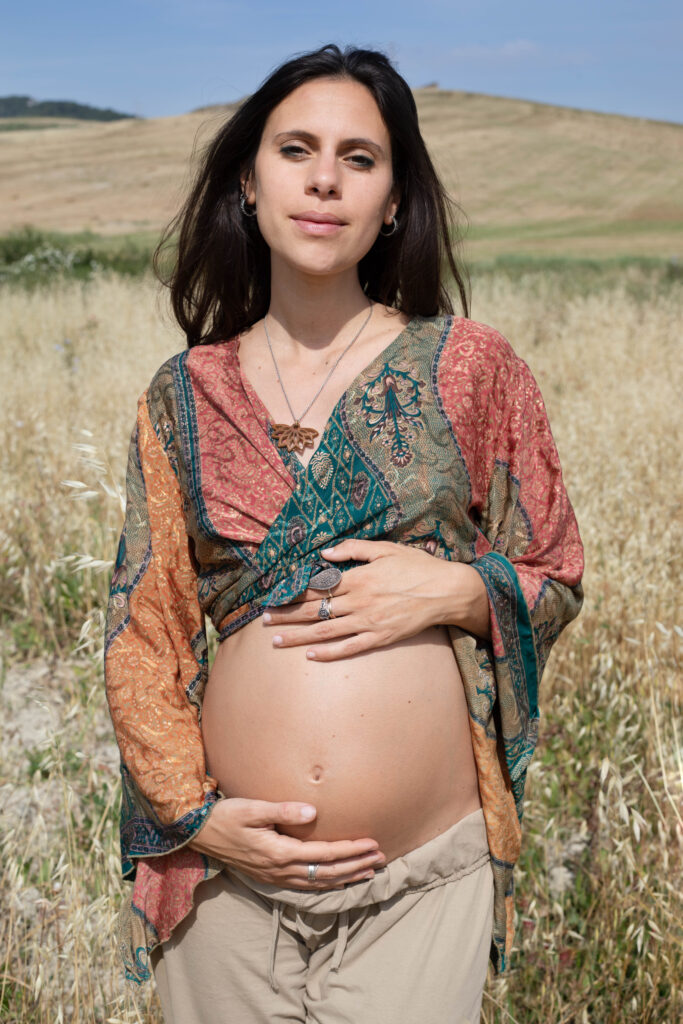 Photographe Grossesse Suisse - Séance grossesse en extérieur 2 | Sindy Photography